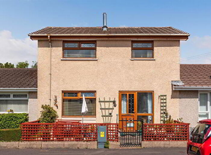 3 Bedroom Mid Terraced House For Sale In Ardview Park, Killinchy, BT23