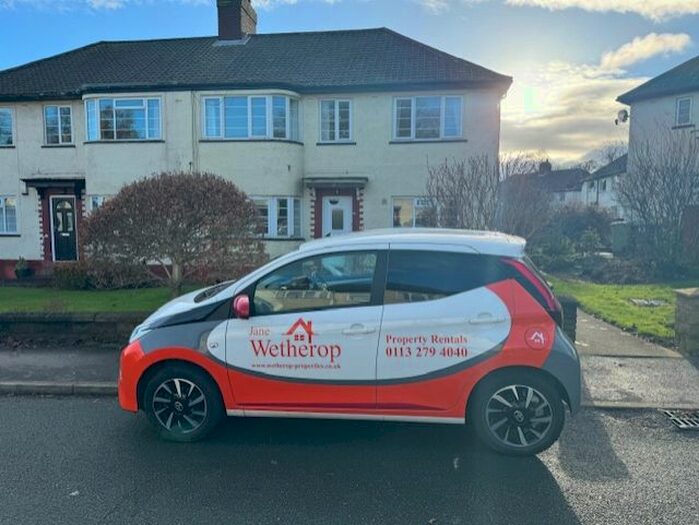 2 Bedroom Flat To Rent In Redesdale Gardens, Adel, Leeds, LS16