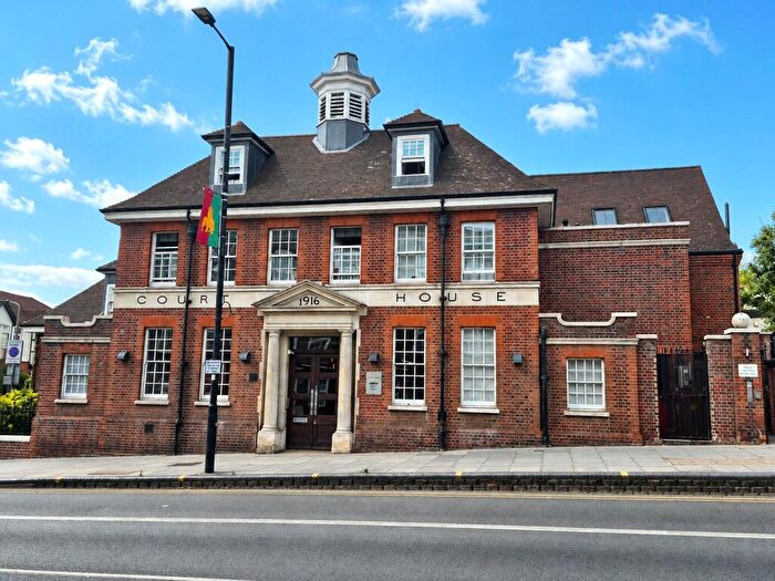 1 Bedroom Apartment For Sale In High Street, Barnet, EN5