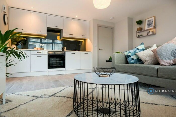 1 Bedroom Flat To Rent In North Place, Stockport, SK1