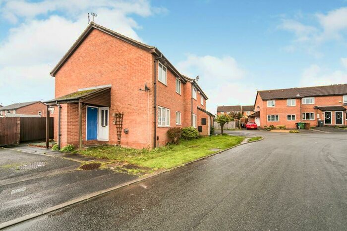 1 Bedroom Cluster House To Rent In Fairlop Close, RG31