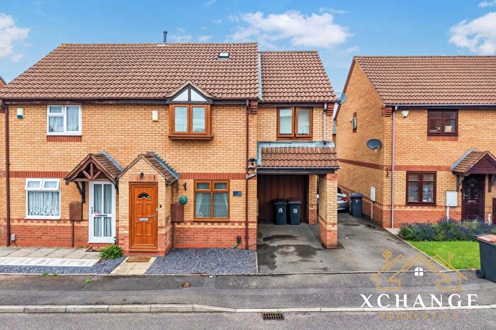 3 Bedroom Semi-Detached House For Sale In Bronze Close, Nuneaton, CV11