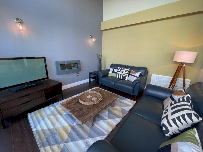 3 Bedroom Flat To Rent In Minerva Way, Glasgow, G3