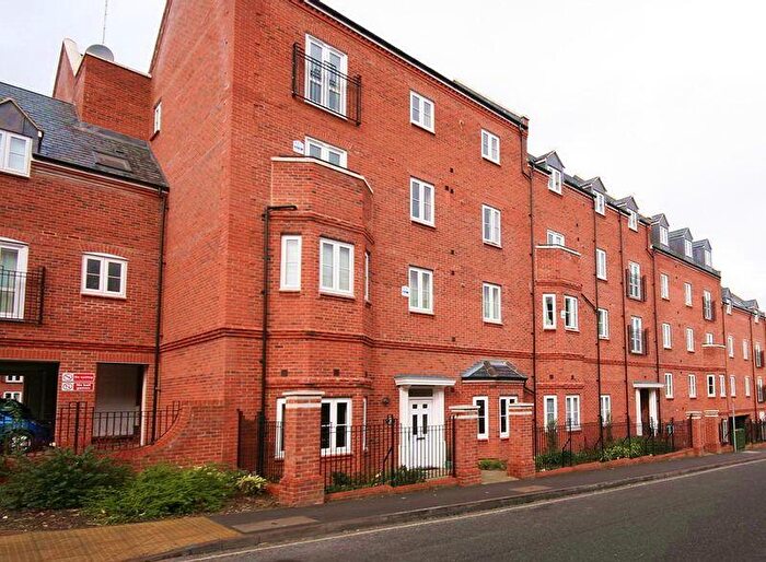 1 Bedroom Flat For Sale In Cherwell Court, Banbury, OX16