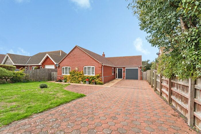 3 Bedroom Detached Bungalow For Sale In Danish House Gardens, Overstrand, Cromer, NR27