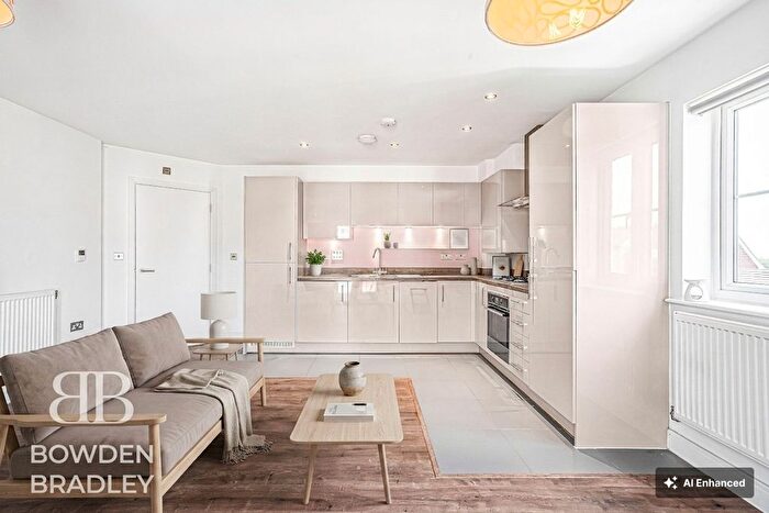 1 Bedroom Flat For Sale In Allerton Grove, Chigwell, IG7
