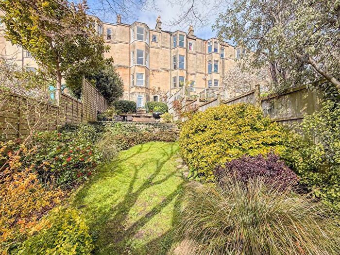 1 Bedroom Apartment For Sale In Belgrave Crescent, Bath, BA1