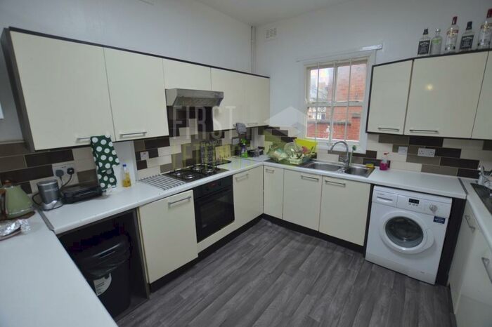 7 Bedroom House To Rent In Tichborne Street, Leicester, LE2