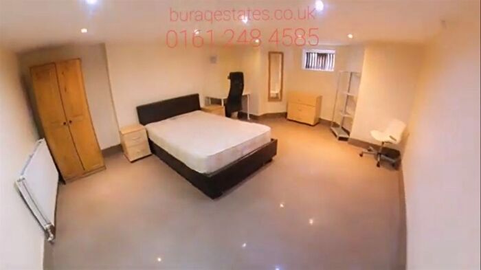 3 Bedroom Flat To Rent In Mauldeth Road, Manchester, M20