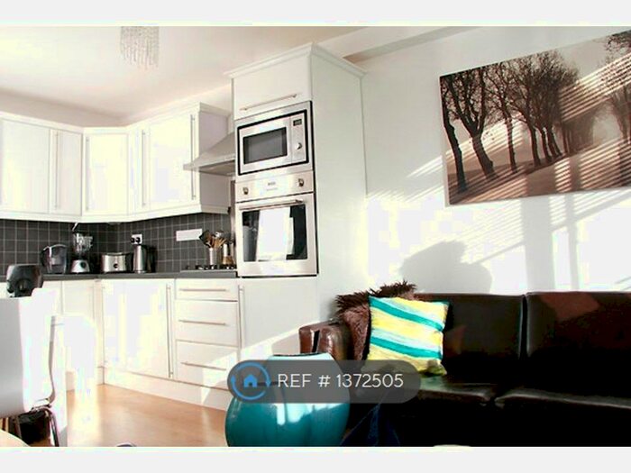 4 Bedroom Flat To Rent In President House, London, EC1V