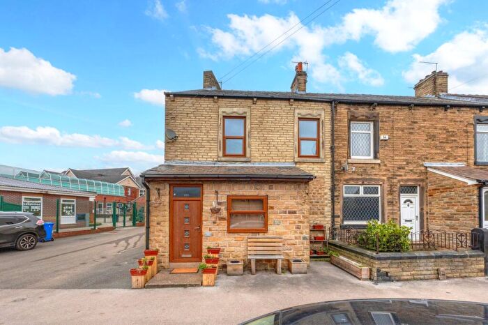 3 Bedroom End Of Terrace House To Rent In Burton Road, Barnsley, S71