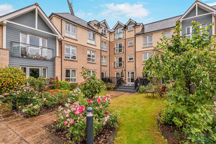 1 Bedroom Flat For Sale In Bailey Court, New Writtle Street, Chelmsford, CM2