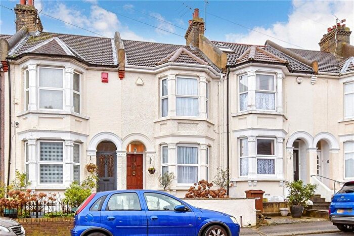 3 Bedroom Terraced House For Sale In Jersey Road, Strood, Rochester, Kent, ME2
