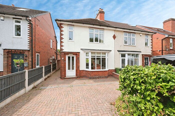 3 Bedroom Semi-Detached House For Sale In Newlands Road, Alfreton, DE55