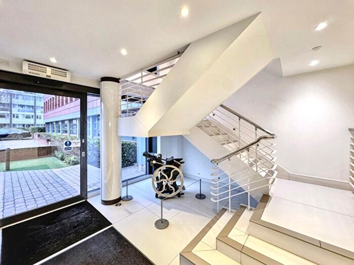 1 Bedroom Flat For Sale In Crest View Drive, Petts Wood, Orpington, BR5