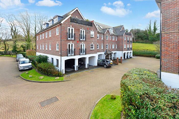 2 Bedroom Flat For Sale In Sells Close, Guildford, GU1
