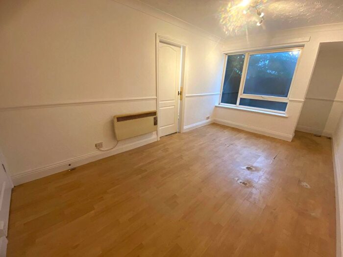 1 Bedroom Flat To Rent In Medway Road, Ferndown, BH22