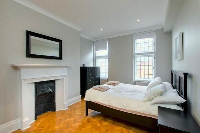 2 Bedroom Flat To Rent In Glendower Place, South Kensington, London, SW7