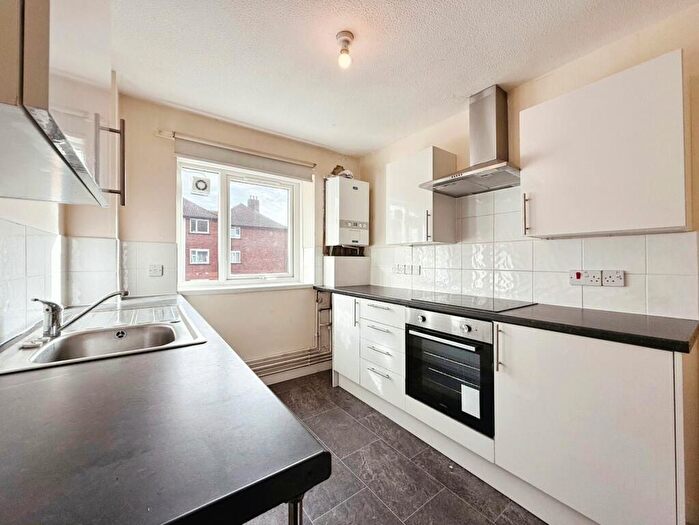 2 Bedroom Flat To Rent In Whitburn Road, London, SE13