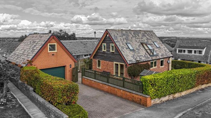 3 Bedroom Detached House For Sale In Highfields, Hoylandswaine, S36