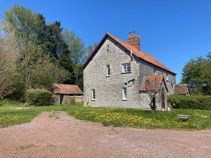 3 Bedroom Semi-Detached House To Rent In Marshalls Elm, Street, BA16