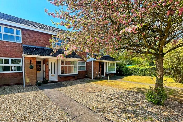 2 Bedroom Ground Maisonette To Rent In Mallaby Close, Shirley, B90