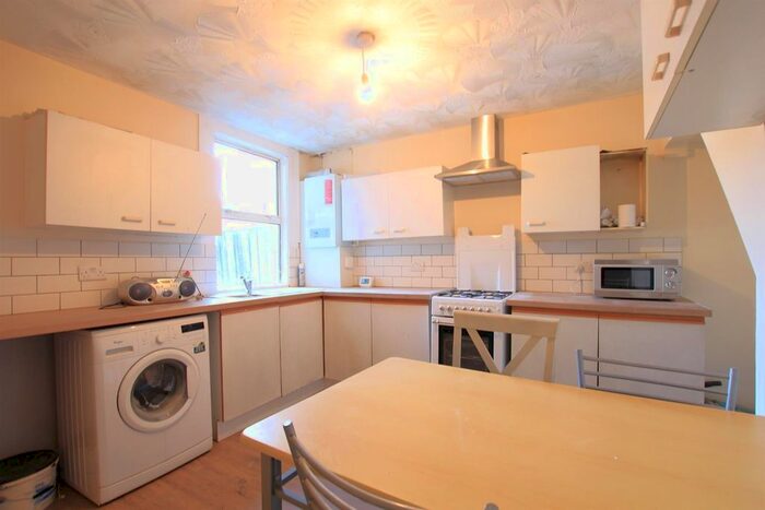 3 Bedroom Terraced House To Rent In Montague Waye, Southall, UB2