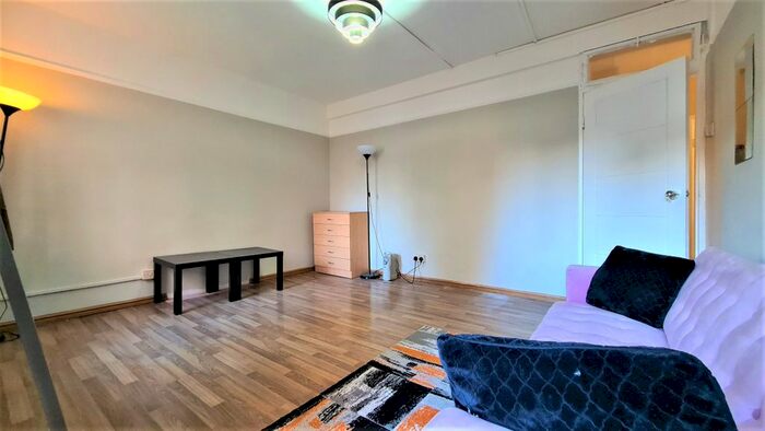 3 Bedroom Flat To Rent In Lowe Avenue, London, E16