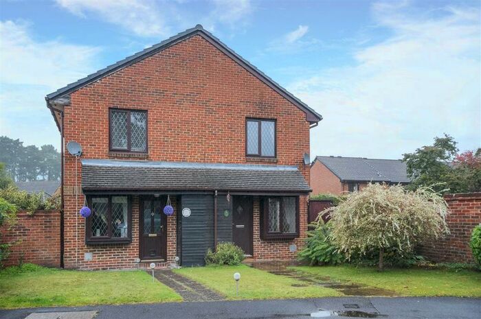 1 Bedroom Semi-Detached House To Rent In Marigold Close, Heathlake Park, Crowthorne, RG45