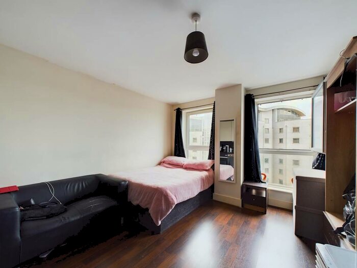 Studio To Rent In Skyline Plaza, Alencon Link, Basingstoke, RG21