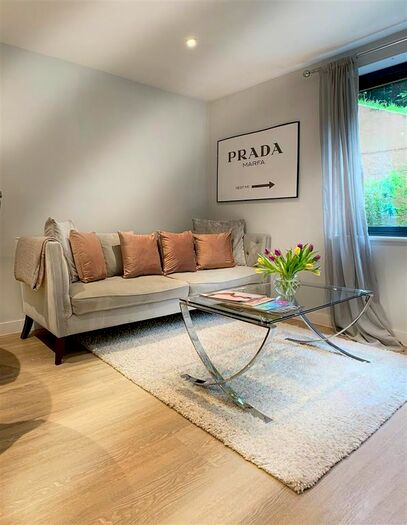 1 Bedroom Flat To Rent In Brookfield Road, Wooburn Green, High Wycombe HP10