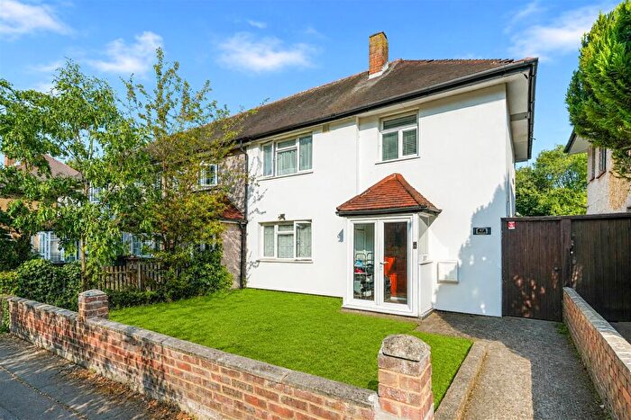 3 Bedroom House For Sale In Aldborough Road North, Ilford, IG2