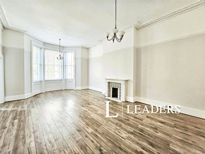 2 Bedroom Flat To Rent In Second Avenue, BN3