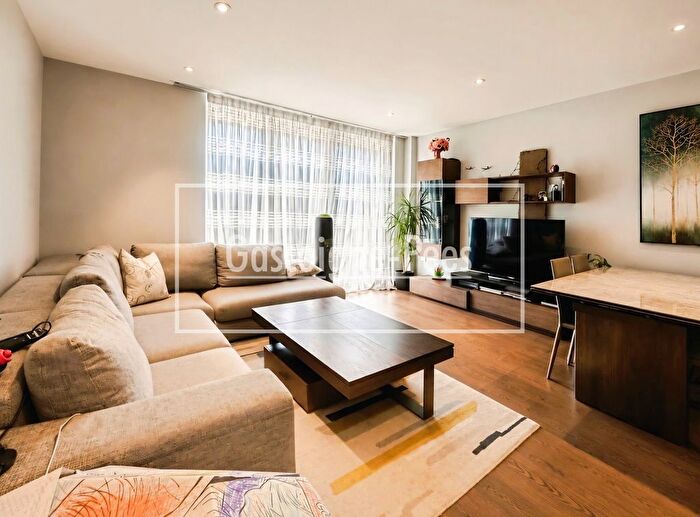 2 Bedroom Flat To Rent In Queenshurst Square, Kingston Upon Thames, KT2