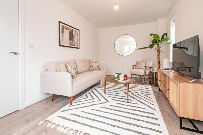 3 Bedroom House To Rent In Stones Gallop, Exeter, Devon, EX5