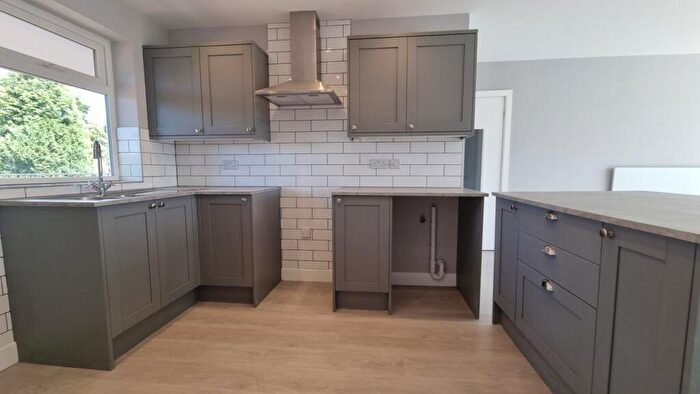 2 Bedroom Apartment To Rent In Hillside Court, Stourbridge, DY9