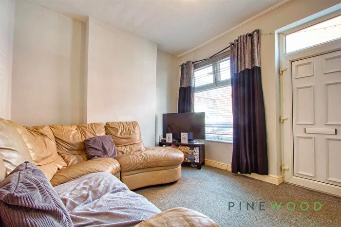 4 Bedroom Terraced House For Sale In High Street, Brimington, Chesterfield, Derbyshire, S43