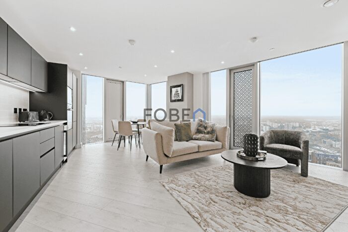 2 Bedroom Apartment To Rent In Trinity Way, Manchester, Greater Manchester, M3