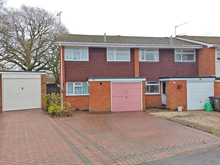 3 Bedroom End Of Terrace House For Sale In Mornington Avenue, Finchampstead, RG40