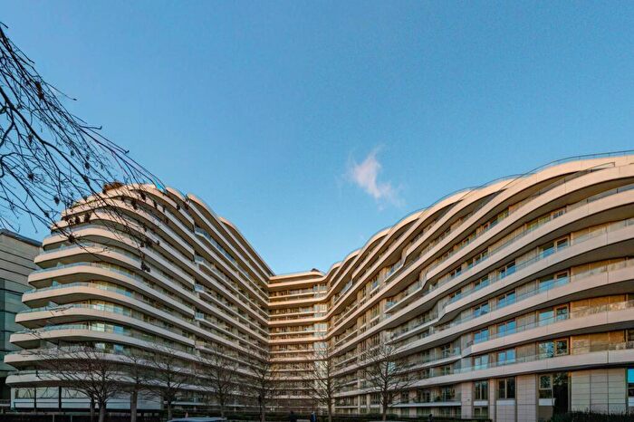 2 Bedroom Flat For Sale In Sophora House, Battersea, London, SW11