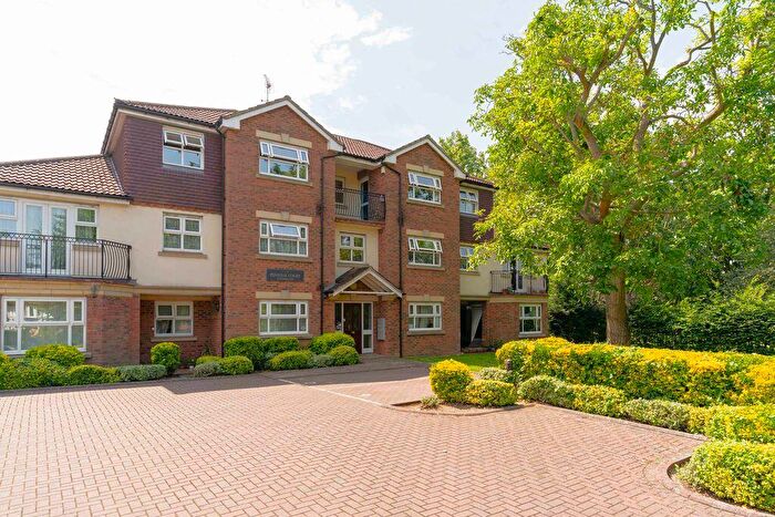 2 Bedroom Flat For Sale In Waddon Way, Croydon, CR0