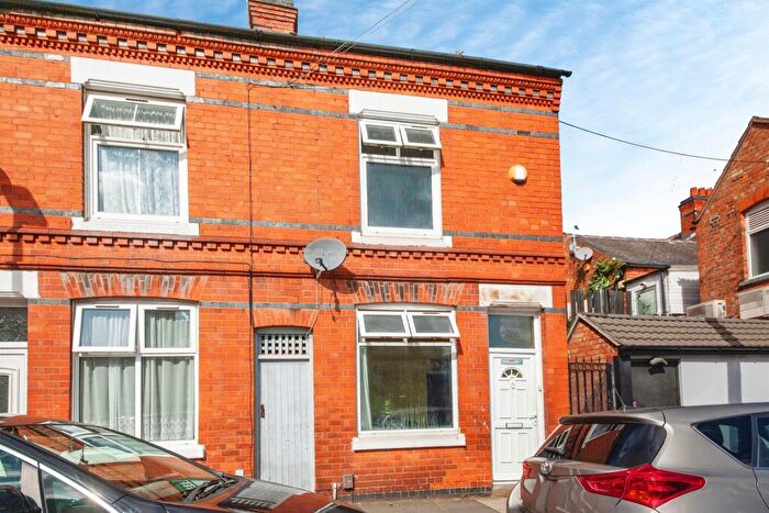 3 Bedroom End Of Terrace House For Sale In Kingston Road, Leicester, LE2