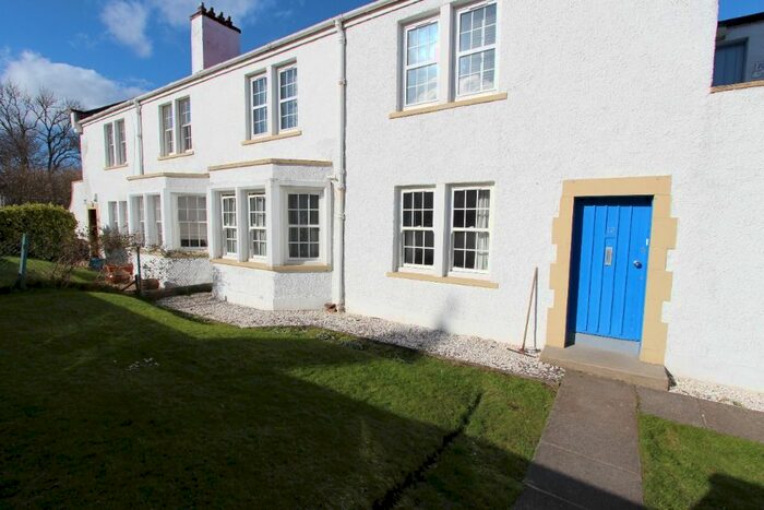 3 Bedroom Flat To Rent In Salvesen Crescent, Granton, Edinburgh, EH4