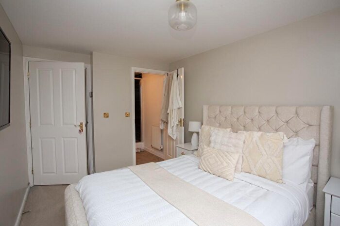 2 Bedroom Flat For Sale In Ffordd Y Mileniwm, Barry, CF62