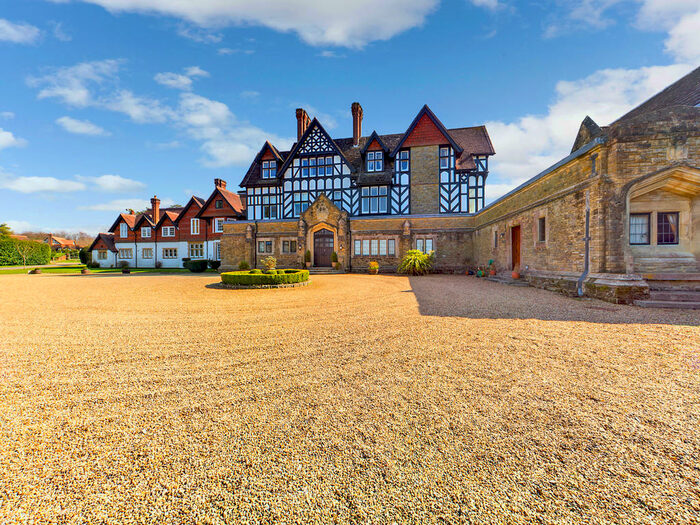 2 Bedroom Apartment To Rent In Forest Road, Colgate, RH12