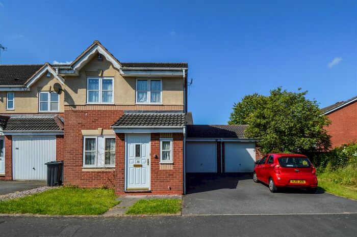 3 Bedroom Detached House To Rent In Vineyard Road, Birmingham, West Midlands, B31