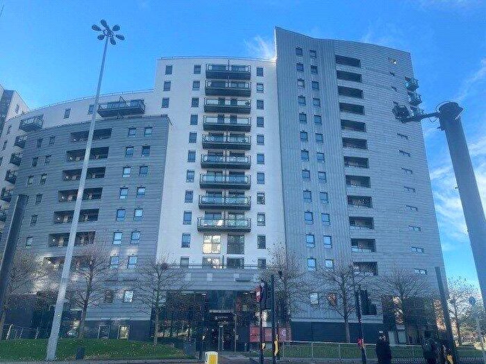 2 Bedroom Apartment For Sale In Gateway North, Crown Point Road, Leeds, LS9