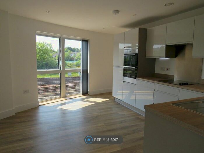 2 Bedroom Flat To Rent In Austen House, Guildford, GU1