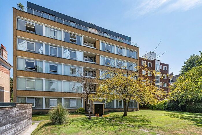 2 Bedroom Flat To Rent In Keswick Road, Putney, SW15