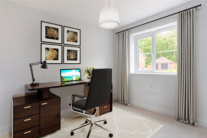 4 Bedroom Detached House For Sale In Long Hill Road, Ascot, Berkshire, SL5